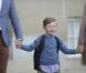 Avant de partir pour son premier jour de classe à l'école primaire de Gentofte, vendredi 12 août 2011, le prince Christian, 5 ans, fils du prince Frederik et de la princesse Mary de Danemark, a posé devant le palais d'Amalienborg et répondu avec impertinence aux questions des journalistes.