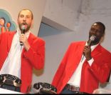 Omar Sy et Fred Testot, les compères du SAV, à Paris, le 15 avril 2010.