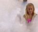 Sabrina lors de la soirée mousse dans Secret Story 5