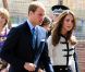 William et Kate à Birmingham, ont rencontré les familles des trois hommes tués la semaine dernière dans les émeutes qui ont sévi en Angleterre. 19 août 20011