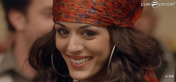 Sofia Essaïdi ravissante dans Aïcha : la grande débrouille