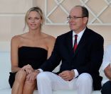 Charlene et Albert de Monaco, complices, à l'occasion du 100e anniversaire du Golf Club de Monte-Carlo, le 27 août 2011