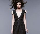 Julia Restoin Roitfeld prend la pose pour la campagne automne de la marque coréenne Hanii Y