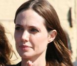 Angelina Jolie en Italie en juin 2011 lors d'une de ses missions caritatives.