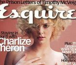 Mai 2001 : la belle Charlize Theron pose pour le magazine Esquire.<br />