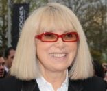Mireille Darc à Beaune en avril 2011