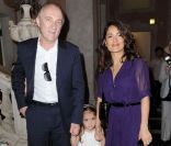 Salma Hayek, François-Henri Pinault et leur petite Valentina Paloma, en juin 2011.