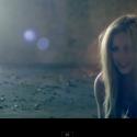 Avril Lavigne : Beaucoup de larmes dans son clip Wish You Were Here