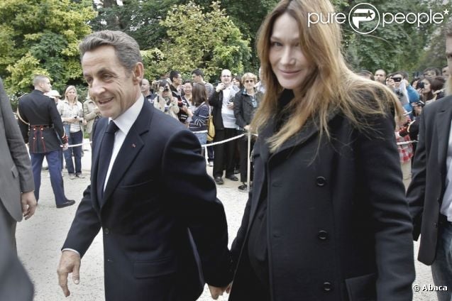 LA PAREJA Bruni y Sarkozy - Página 7 699886-le-president-nicolas-sarkozy-et-son-637x0-4