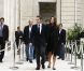 Le Président Nicolas Sarkozy et son épouse Carla Bruni-Sarkozy saluent  les visiteurs venus découvrir le palais de l'Elysée ouvert à l'occasion  des Journées européennes du patrimoine le 17 septembre 2011