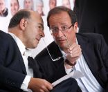 Pierre Mosovici et François Hollande, à La Rochelle, le 27 août 2011. 