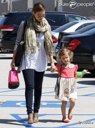 Jessica Alba et sa fille Honor à Beverly Hills le 19 septembre 2011