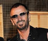 Ringo Starr assiste au lancement de l\'exposition Afternativelight, à Monaco, le 20 septembre 2011.