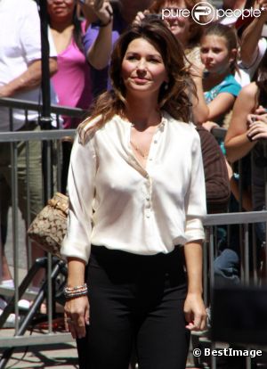  Shania Twain inaugure son étoile sur Hollywood Walk of Fame à Los Angeles en juin 2011 
