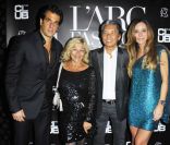 Nicoletta, Kenzo, Cristiana Arcangeli et son mari à la soirée organisée par la Brésilienne pour le lancement de sa nouvelle gamme de cosmétiques à L'Arc à Paris, le 1e octobre 2011