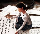 Michelle Yeoh a été expulsée de Birmanie, qui voit d\'un mauvais oeil le film.<br />