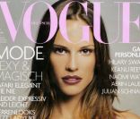 Le Vogue allemand de février 2004, avec l\'actrice Hilary Swank en couverture.