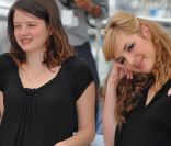 Pauline Etienne et Louise Bourgoin, ici à Cannes en mai 2010 à l\'affiche de L\'Autre Monde de Gilles Marchand.<br />