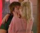 Annaëlle et Mickaël Vendetta s'embrassent dans les Anges de la télé-réalité 3, lundi 17 octobre 2011 sur NRJ 12