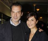 Samuel Labarthe et son épouse Hélène Médigue lors de la générale du On Alone Man Show de Pascal Légitimus au Palace à Paris le 17 octobre 2011  