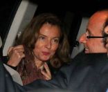 Le soir de la victoire, François Hollande et sa compagne Valérie Trierweiler, à Paris, le 16 octobre 2011.