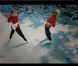 Séquence tarantinesque... Après un an sans nouveauté, The Ting Tings revient avec  Hang it up , premier extrait d'un album attendu pour janvier 2012. Pour les besoins du clip, Katie White et Jules de Martino traînent au skate park et se tapent un délire à la  Kill Bill .