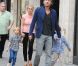 Britney Spears en famille dans les rues de Paris le 4 octobre 2011