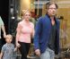Britney Spears en famille dans les rues de Paris le 4 octobre 2011
