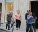 Britney Spears en famille dans les rues de Paris le 4 octobre 2011