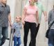 Britney Spears en famille dans les rues de Paris le 4 octobre 2011