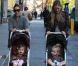 Sarah Jessica Parker en promenade dans les rues de New York avec ses jumelles Tabitha et Marion et son grand fils James qui se rend à l'école, le 20 octobre 2011