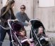 Sarah Jessica Parker en balade dans les rues de New York avec ses jumelles Tabitha et Marion, le 20 octobre 2011