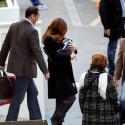 Carla Bruni-Sarkozy : Déjà sortie de la clinique avec sa petite poupée Giulia !