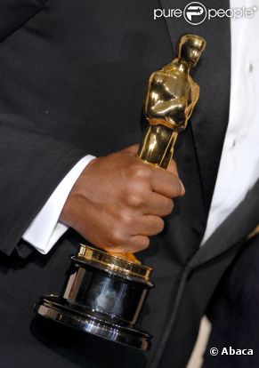 Forest Whitaker et son Oscar, le 25 février 2077 à Los Angeles.
