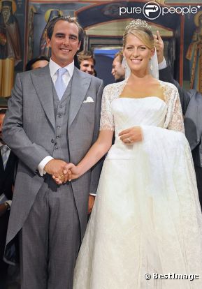Le prince Nikolaos et la princesse Tatiana de Grèce, ici lors de leur superbe mariage sur l'île de Spetses le 25 août 2010, accueilleront leur premier enfant au printemps 2012. La grossesse de la princesse Tatiana a été révélée le 25 octobre 2011 par le bureau du roi Constantin.