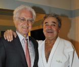 Pierre Perret reçoit Lionel Jospin dans sa loge de l'Olympia, le 28 octobre 2011.