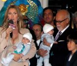 Céline Dion, René Angélil et leurs trois fils, à Las Vegas, le 16 février 2011.