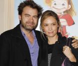 <p>Clovis Cornillac et sa compagne Lilou Fogli à la générale du spectacle <em>Lili Lampion</em> d\'Amanda Sthers et Sinclair, le 6 novembre 2011 au Théâtre de Paris.</p>