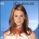 PHOTOS : La très belle Elettra Rossellini roule pour...
