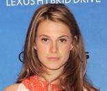 Elettra Rossellini fait la promotion de la nouvelle Lexus