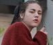 Frances Bean Cobain prend son petit déjeuner sur son balcon à Los Angeles le 6 novembre 2011