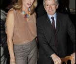 Madame Michel Barnier et Alain Minc à l'occasion du récital à quatre mains donné par Hélène Mercier-Arnault et Brigitte Engerer au profit de la Fondation Recherche Cardio-Vasculaire-Institut de France, à l'hôtel Marcel Dassault, le 9 novembre 2011