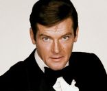 Roger Moore dans Vivre et laisser mourir.