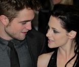 Kristen Stewart et Robert Pattinson présentent la première partie de Twilight : Révélation, à Londres le 16 novembre 2011.