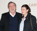 Daniel Auteuil accompagné de sa femme Aude Ambroggi, à l\'avant-première de Carnage, le 20 novembre 2011 à Paris.