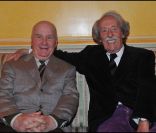 Michel Bouquet et Jean Rochefort lors de la décoration, par Gilles Jacob, d'Albina du Boisrouvray, à la  Maison de l'Amérique Latine, à Paris, le 21 novembre 2011.