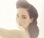 Dita Von Teese présente sa collection de lingerie : Von Follies.