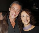 François Levantal et Valeria Cavalli lors de l'avant-première du film Les Lyonnais à Paris le 27 novembre 2011