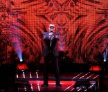 George Michael sur scène à Londres, le 25 octobre 2011.