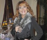 Julie Pietri lors de la soirée de charité au profit de l'association Soleil d'Enfance, au Fouquet's à Paris le 29 novembre 2011